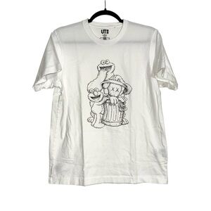 KAWS Sesame Street x Uniqlo White Graphic Short Sleeve Tee MEDIUM